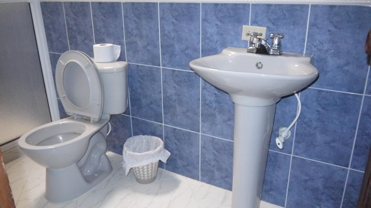 Hostal Naty Luna Jardín Εξωτερικό φωτογραφία