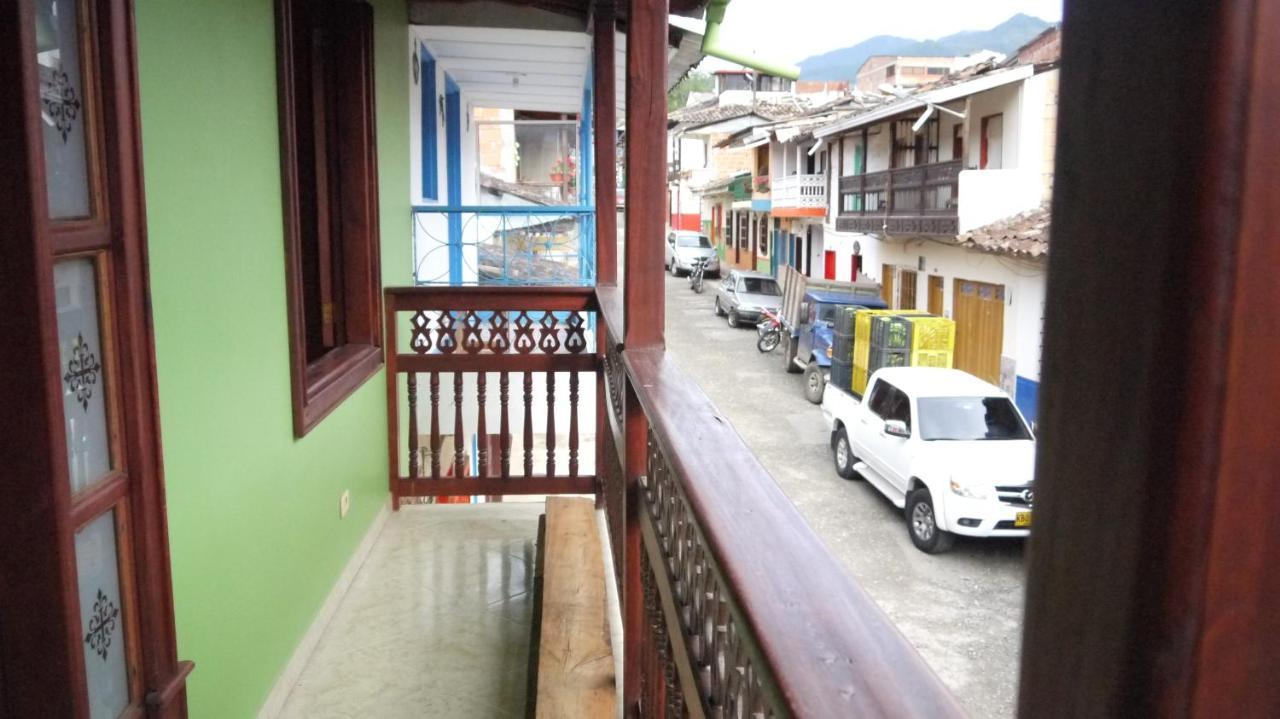 Hostal Naty Luna Jardín Εξωτερικό φωτογραφία