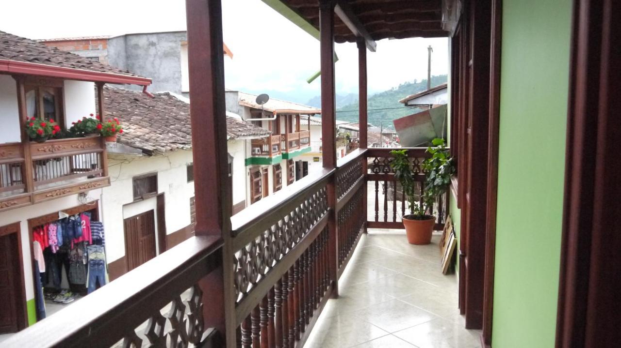 Hostal Naty Luna Jardín Εξωτερικό φωτογραφία